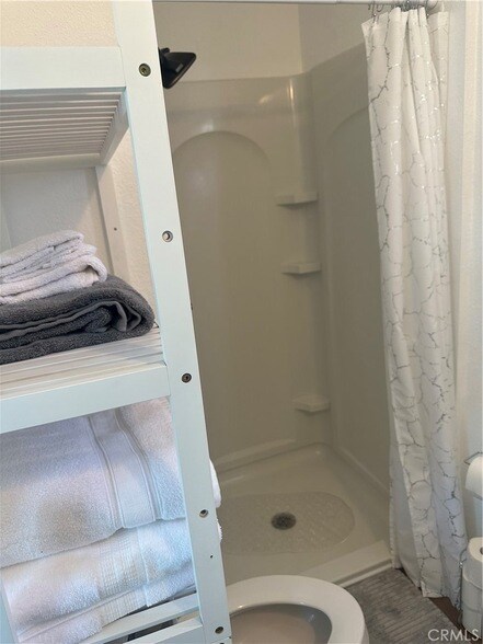 Building Photo - 2490 Fern Dr