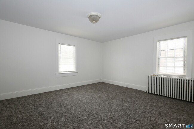 Building Photo - 48 W Branchville Rd