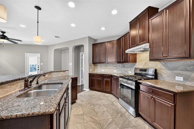 Building Photo - 1049 Clove Hitch Dr