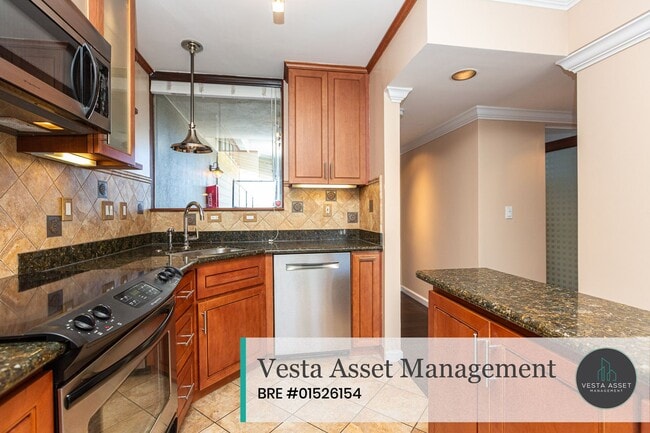 Building Photo - Your Bay Area Escape Awaits in Beautiful Tiburon