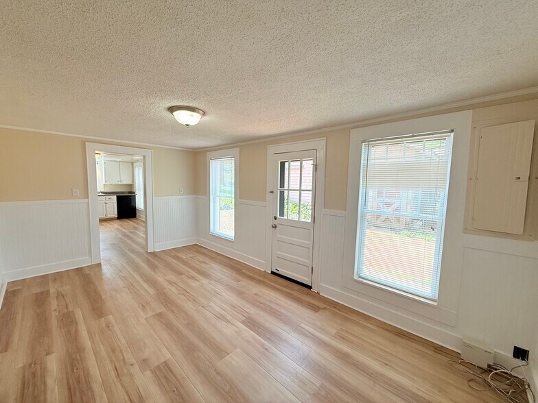 Building Photo - 1681 Linville Creek Rd