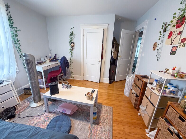 Bedroom 2 - 51 Leamington Rd