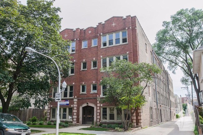 Building Photo - 3921 North Janssen-2N