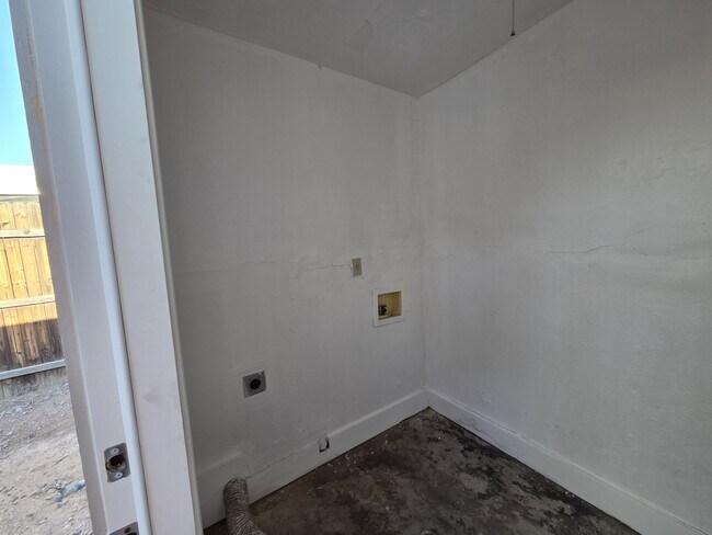 Building Photo - 4735 E Caballero St