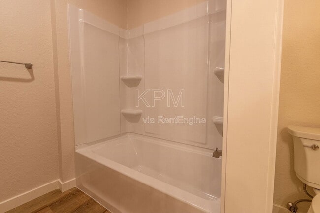 Building Photo - 955 Academy St