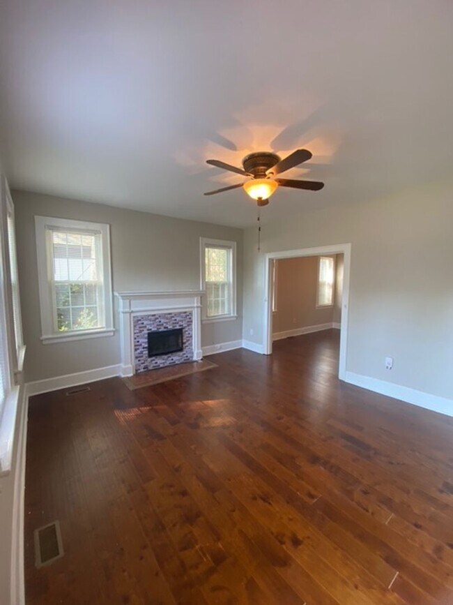 Building Photo - 715-717 Sims Ave