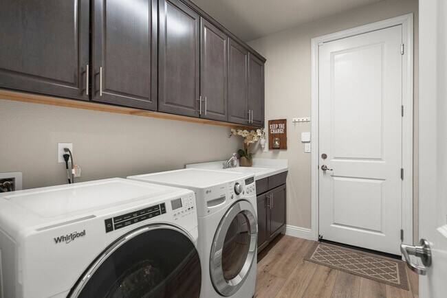 Building Photo - Spanish Springs furnished home for rent