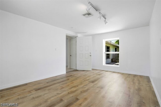 Building Photo - 181 7th St