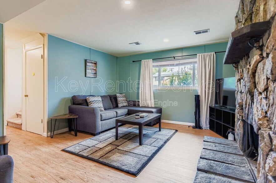 Building Photo - 2796 S Quay Way