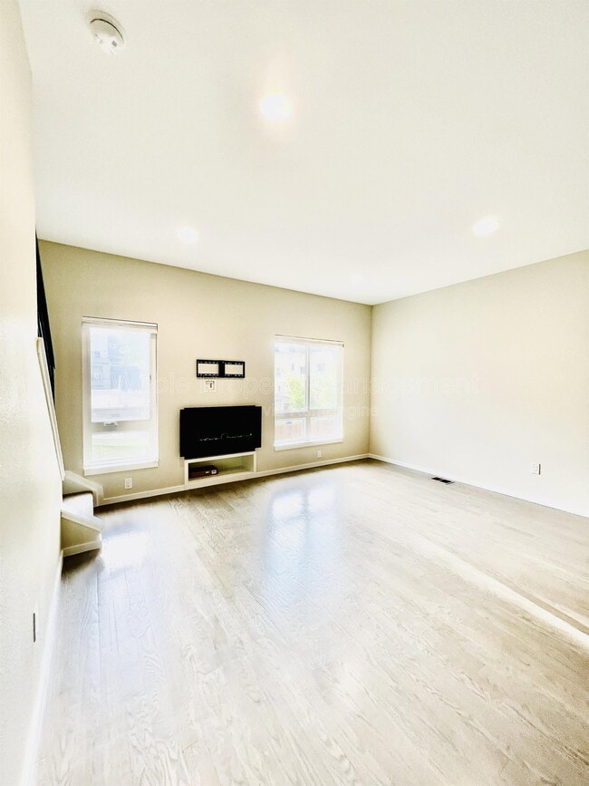 Building Photo - 2743 W 25th Ave