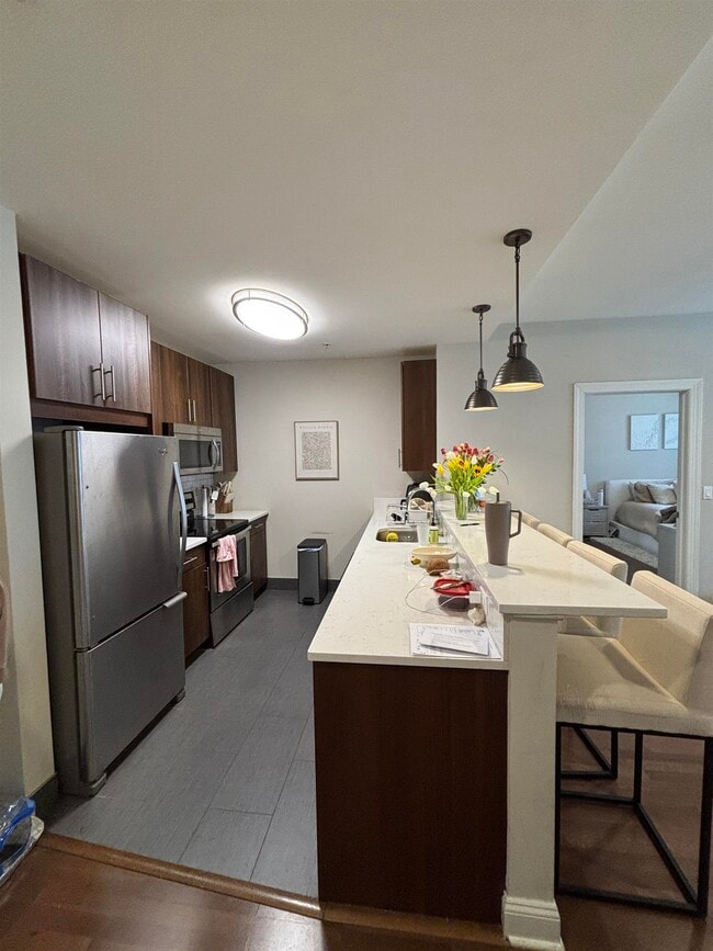 Building Photo - 100 Marshall St