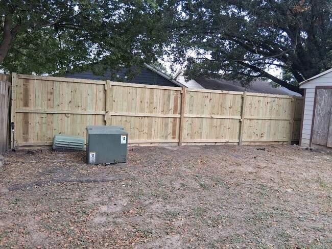 Building Photo - 7535 Log Cradle Dr