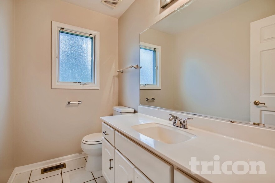 Building Photo - 7652 Brittany Ct