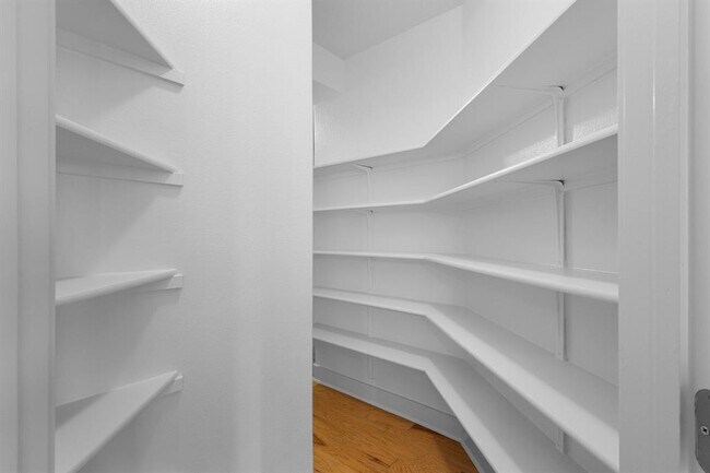 Building Photo - 7208 Bertram Ct