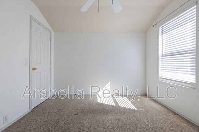 Building Photo - 5109 Brookline