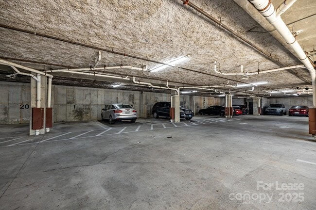Building Photo - 708 N Davidson St