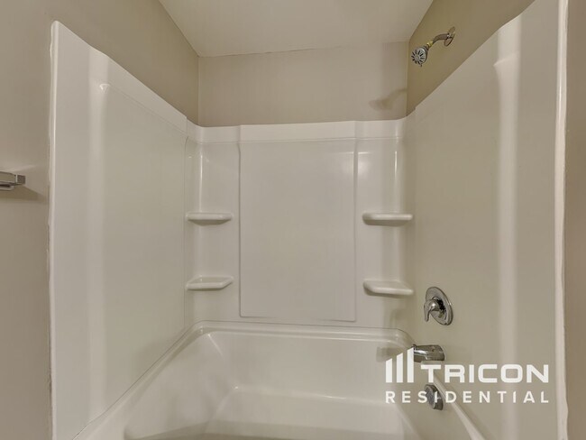 Building Photo - 147 N Cromwell Dr