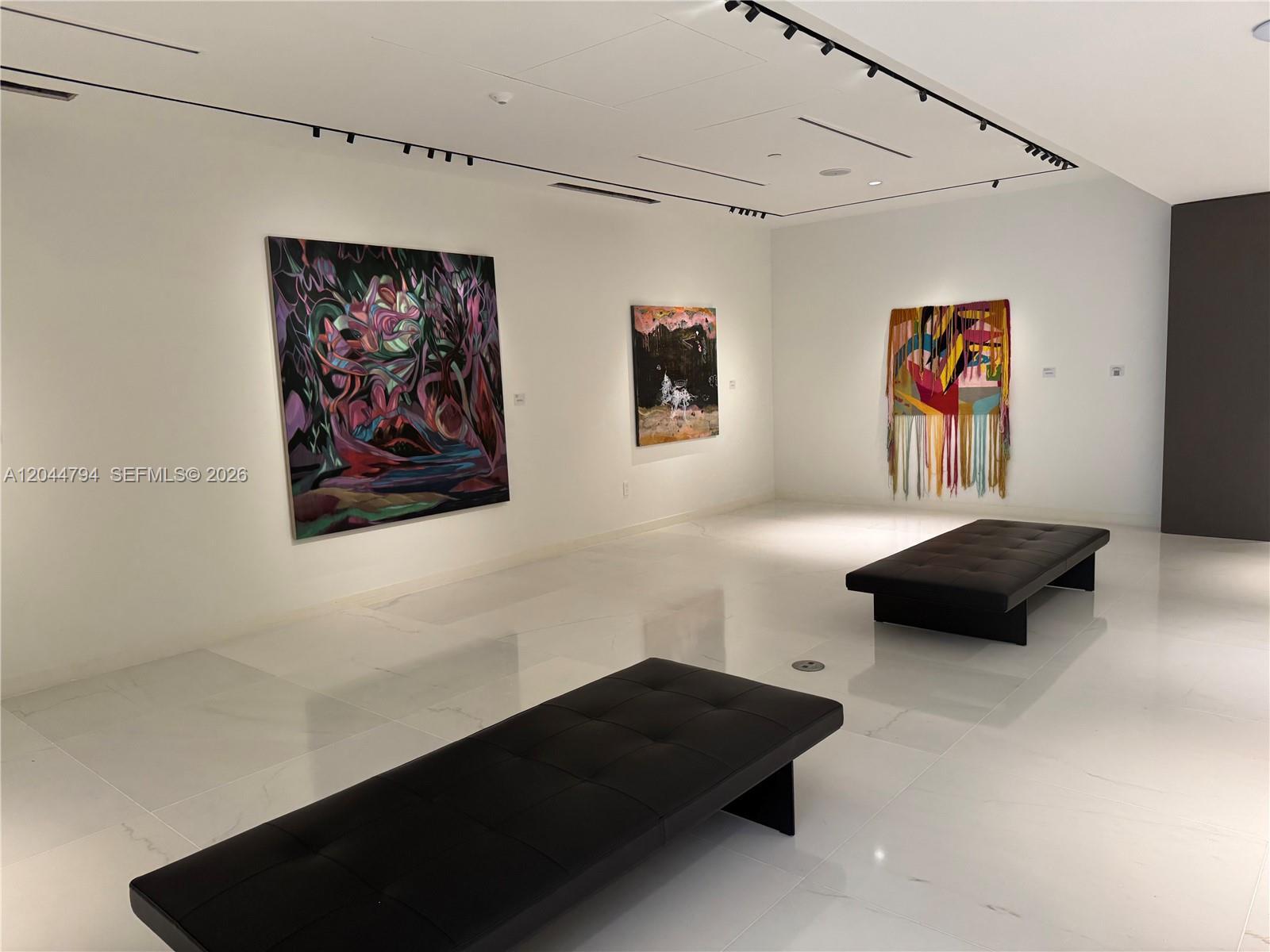 Building Photo - 300 Biscayne Boulevard Way