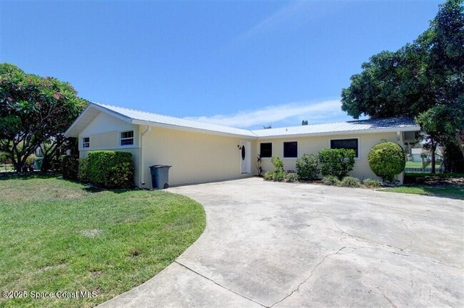 Building Photo - 331 Carmine Dr