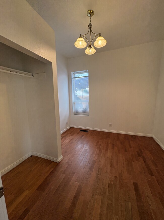 Building Photo - 830 S 300 E