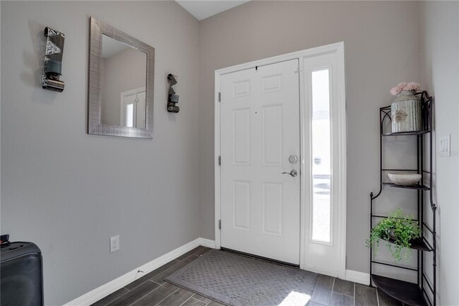 Building Photo - 2915 Grand Kemerton Pl