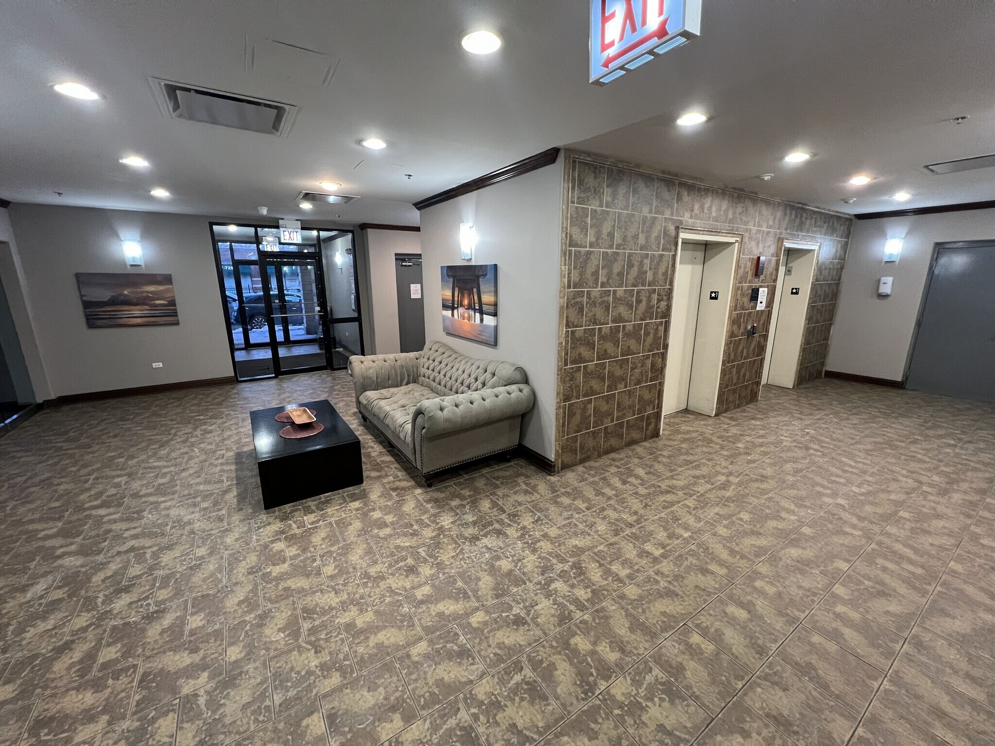 Building Photo - 3630 N Harlem Ave