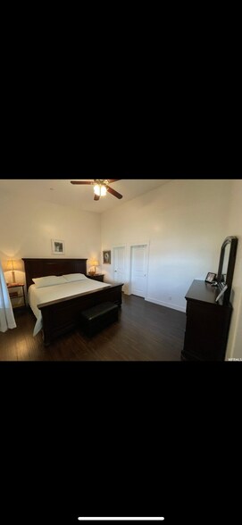 Building Photo - 1951 N Crest Rd