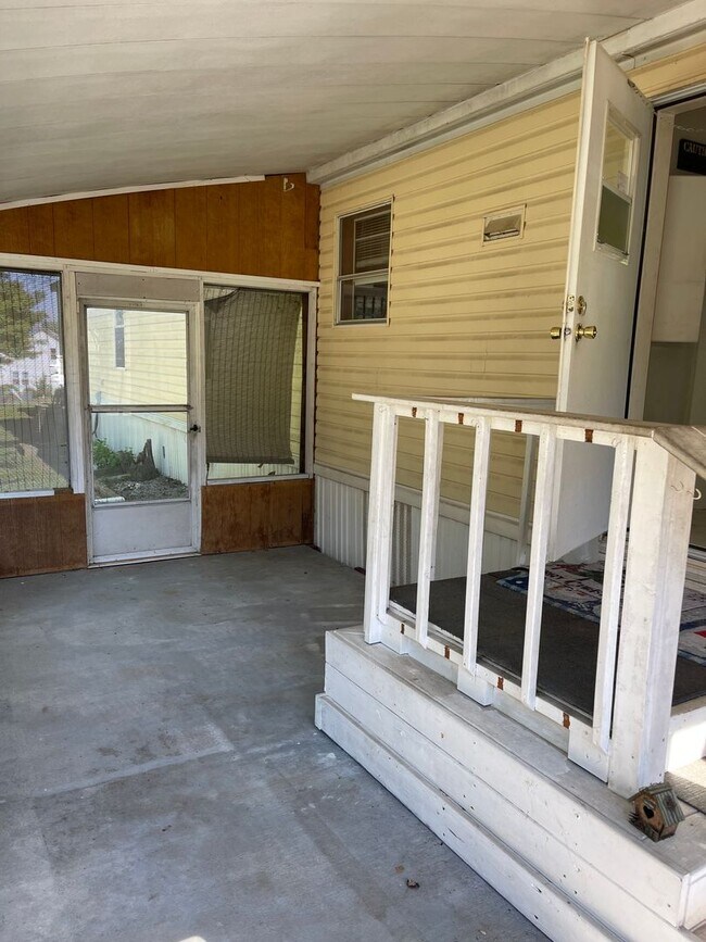 Building Photo - 3 bedroom home Fayetville PA!