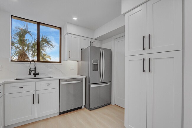 Building Photo - 200 Ocean Trail Way