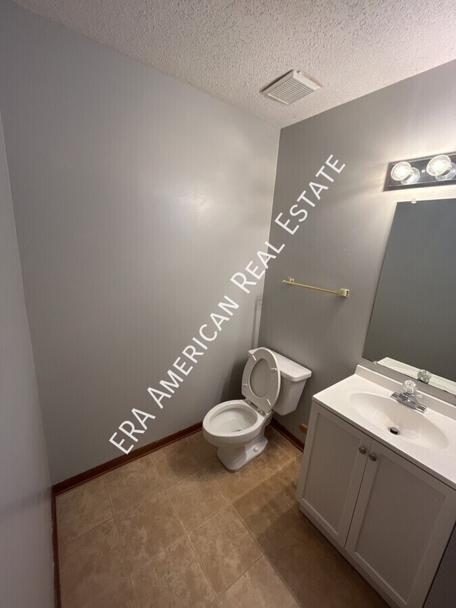 Building Photo - 320 Olympia Ct