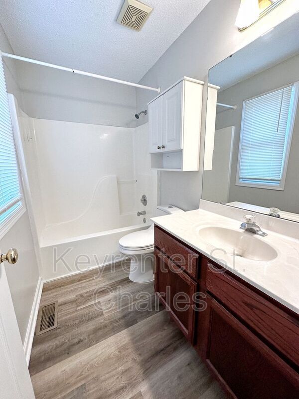 Building Photo - 1563 Rosedale Dr