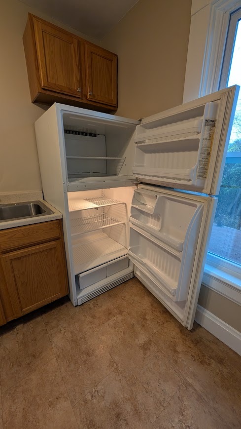 Refrigerator - 3939 Section Rd