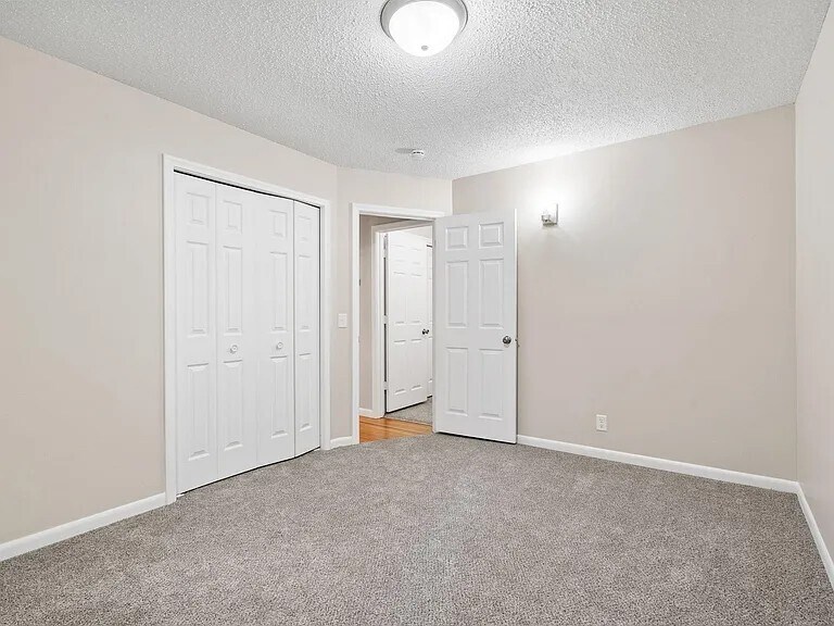 Building Photo - 609 82nd Ave N