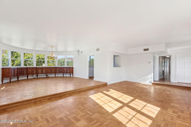 Building Photo - 1815 Largo Rd