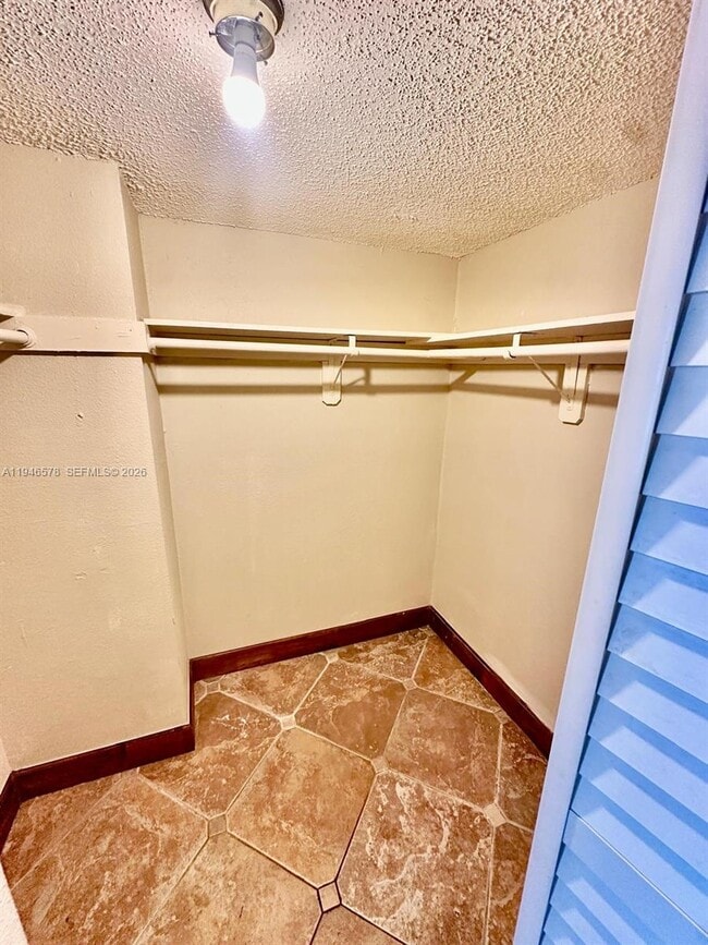 Building Photo - 2903 N Miami Beach Blvd