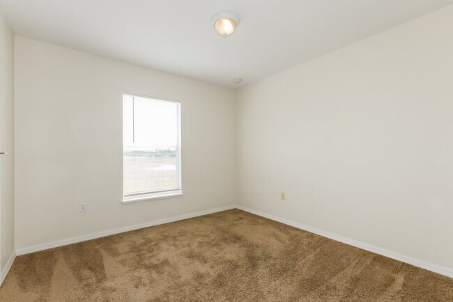 Building Photo - 177 Vista View Ave