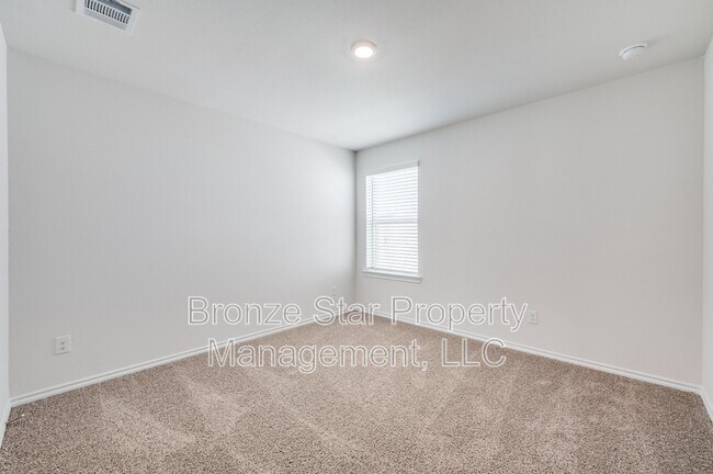 Building Photo - 3920 River Rock Ave