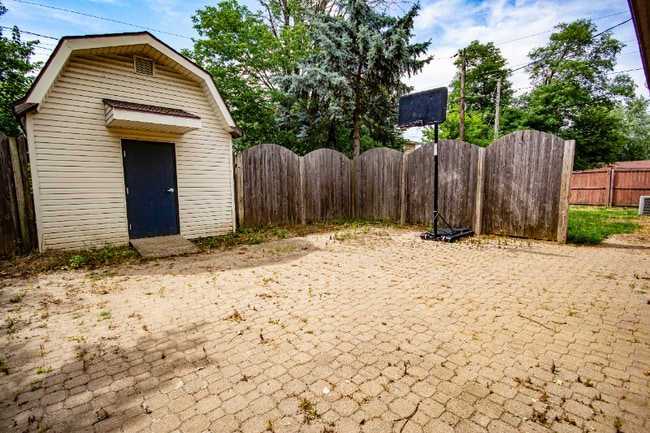 Building Photo - 1575 Northdale Rd