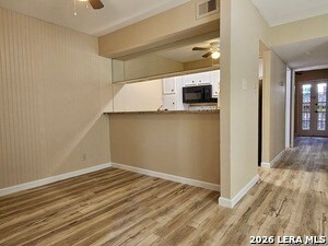 Building Photo - 8702 Village Dr