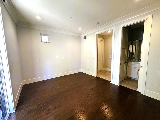 Building Photo - 2625 Nicasio Ln