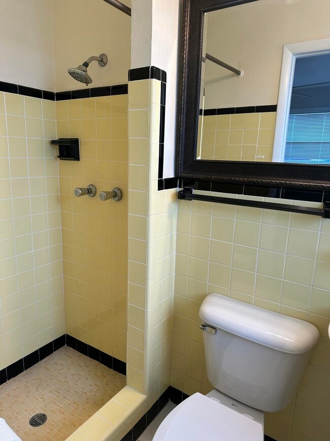 Building Photo - 1092 Florence Rd