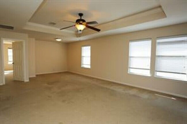 Building Photo - 422 New Hope Ln