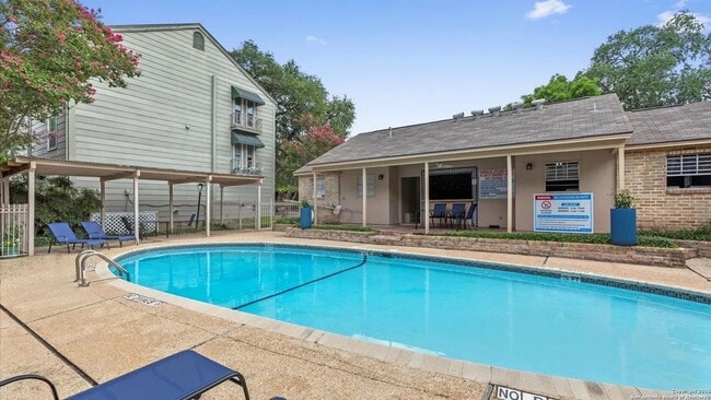 Building Photo - 2300 Nacogdoches Rd