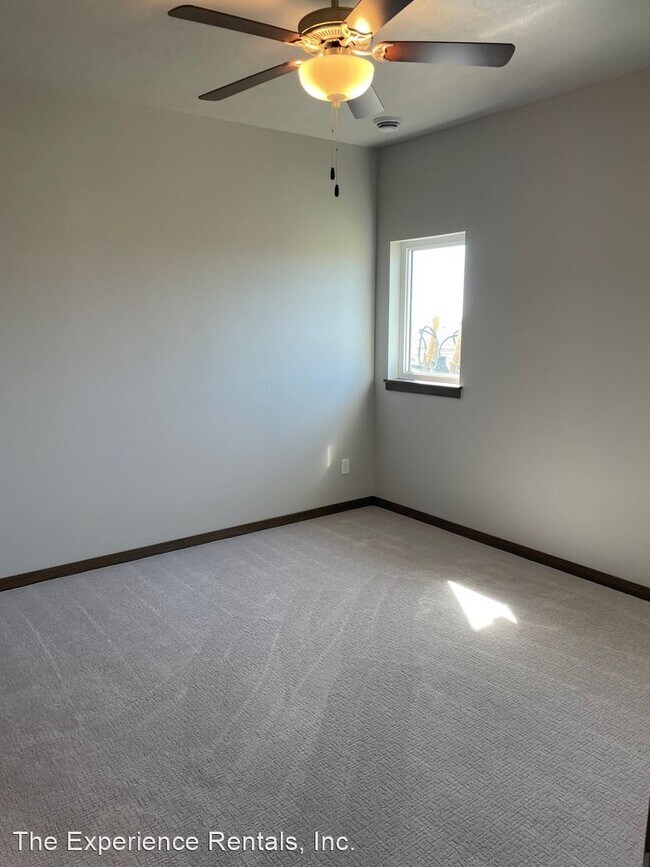 Building Photo - 2 br, 2 bath House - 2307 E Copalis
