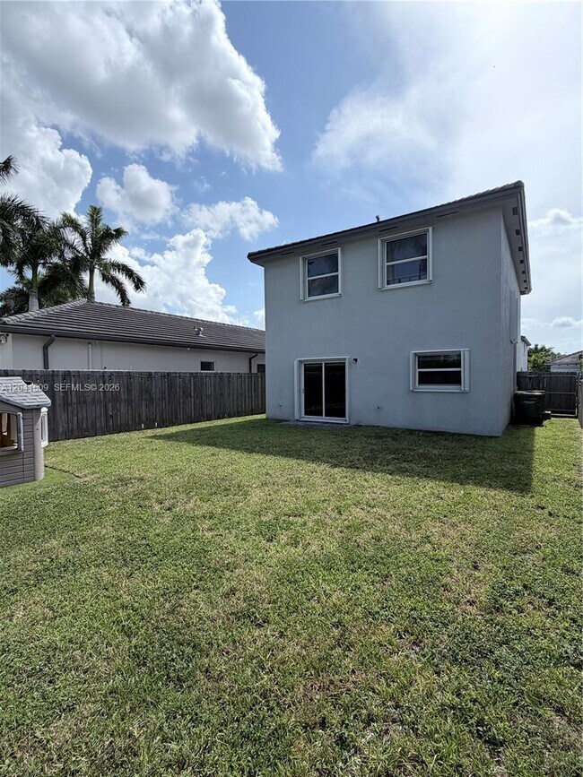 Building Photo - 268 SE 31st Ave