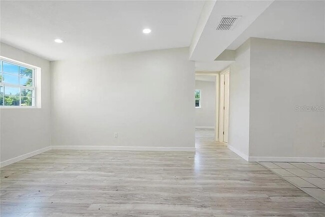 Building Photo - 6817 Larmon St