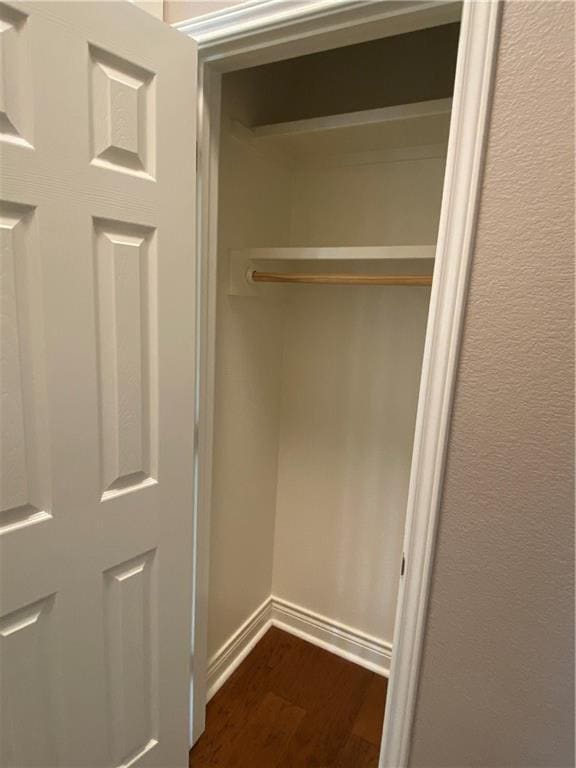 Building Photo - 606 W 1st St