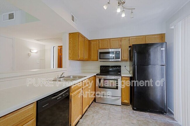 Building Photo - 9355 N 91st St