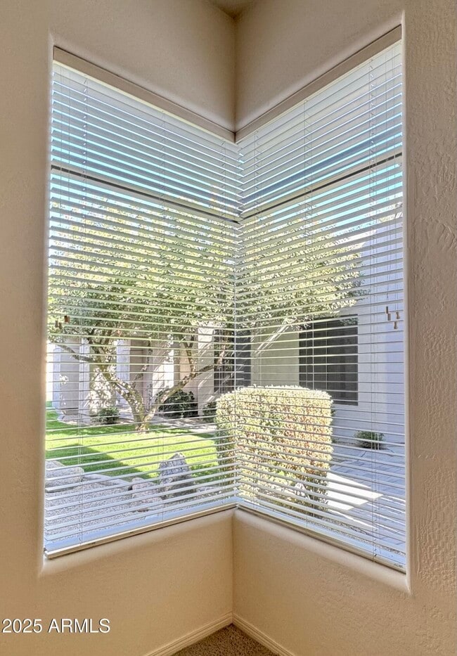 Building Photo - 7307 E Vaquero Dr