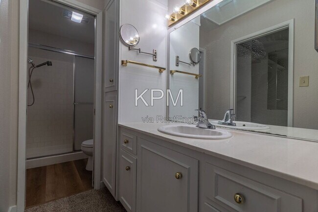 Building Photo - 6829 Mill Springs Ct